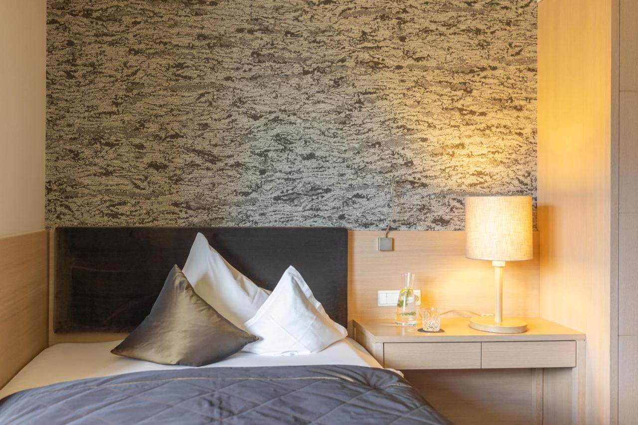 Hotel Patrizia Tirol Buitenkant foto