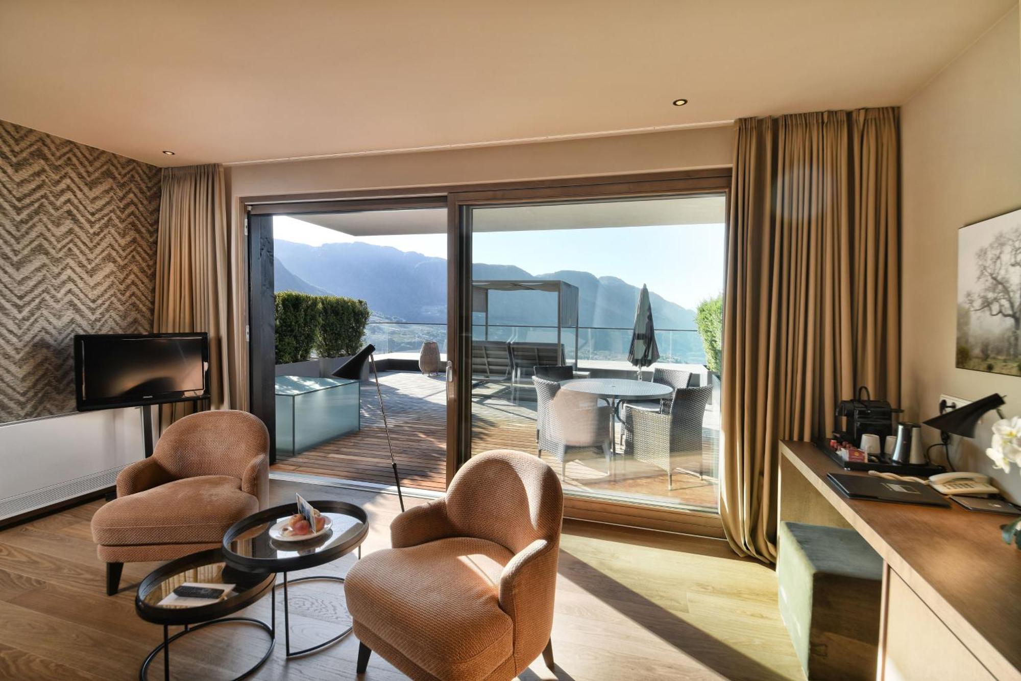 Hotel Patrizia Tirol Buitenkant foto